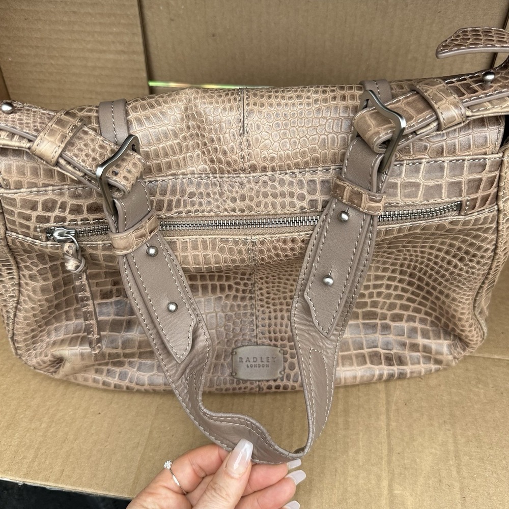 Radley London Grosvenor Leather Flap Shoulder Bag Croc Embossed Taupe NWOT - Picture 5 of 11